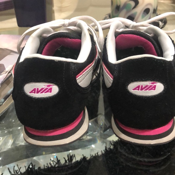 SZ 8.5 Black White Sneakers - Picture 5 of 6